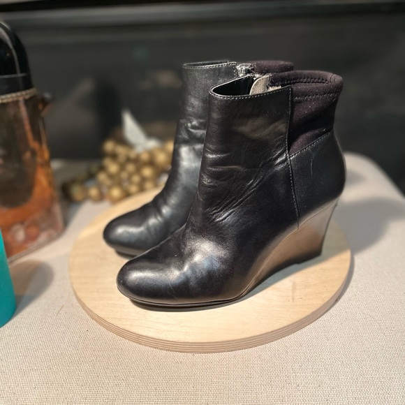 Michael Kors | Bromley Wedge Black Ankle Boot 6M - Picture 3 of 14